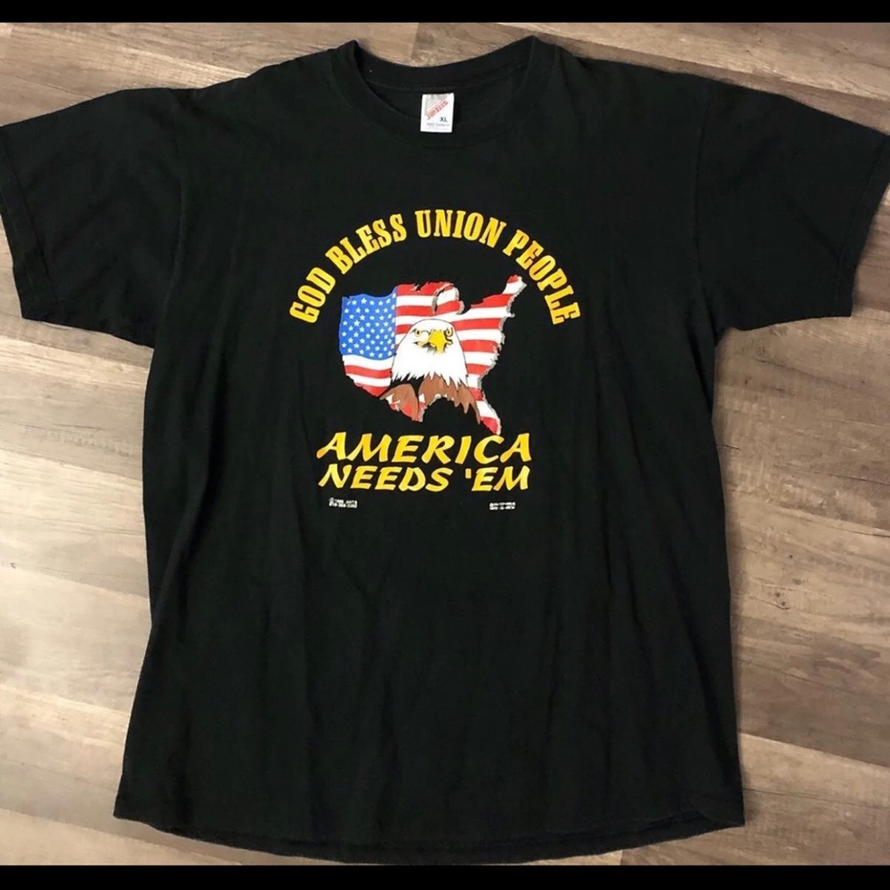 🔥🔥SOLD.  VINTAGE JERZEES AMERICA SHIRT